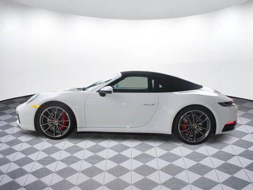 2020 Porsche 911 Carrera 4S Cabriolet