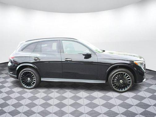 2025 Mercedes-Benz GLC 300 Base
