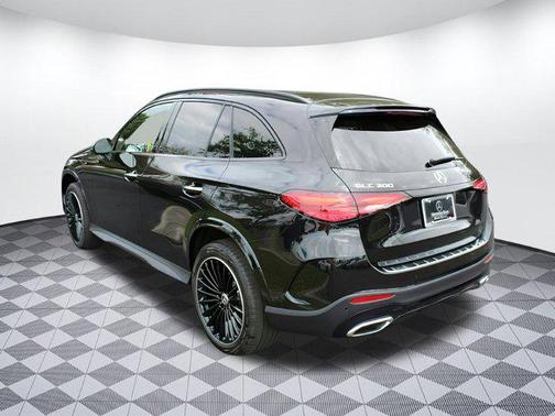 2025 Mercedes-Benz GLC 300 Base