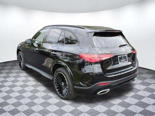 2025 Mercedes-Benz GLC 300 Base