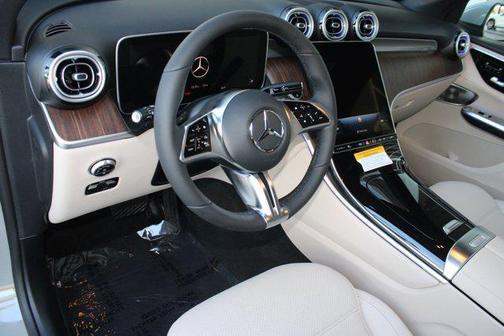 2026 Mercedes-Benz GLC 300 4MATIC