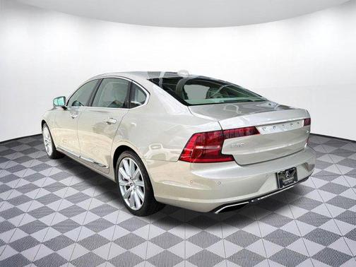 Gold 2018 Volvo S90 T6 Inscription