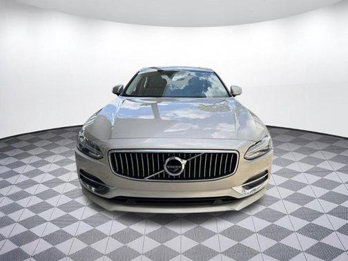 Gold 2018 Volvo S90 T6 Inscription