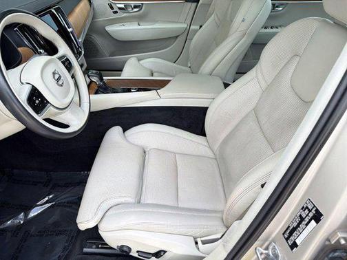 Gold 2018 Volvo S90 T6 Inscription