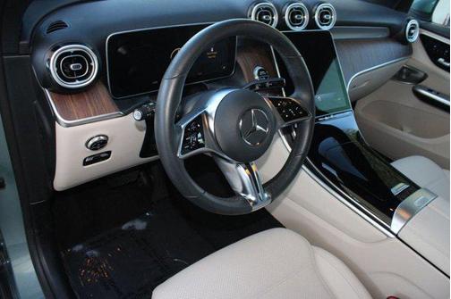 2025 Mercedes-Benz GLC 300 Base