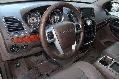 2013 Chrysler Town & Country Touring
