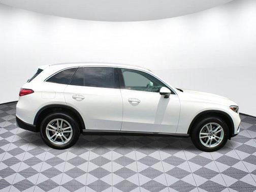 2025 Mercedes-Benz GLC 300 Base