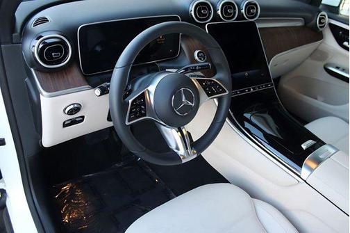 2025 Mercedes-Benz GLC 300 Base