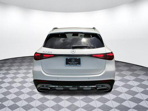 2025 Mercedes-Benz GLC 300 Base