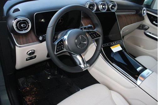 2026 Mercedes-Benz GLC 300 4MATIC