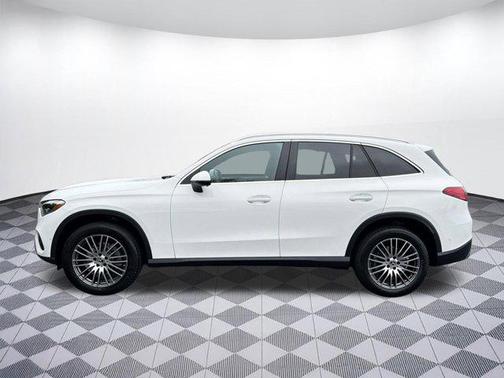 Polar White 2026 Mercedes-Benz GLC 300 Base