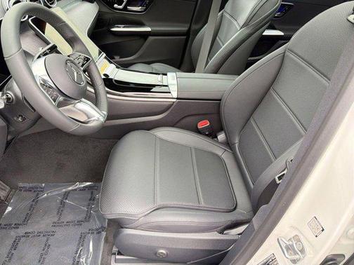 Polar White 2026 Mercedes-Benz GLC 300 Base