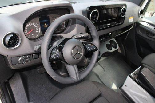 2026 Mercedes-Benz Sprinter 2500 Standard Roof