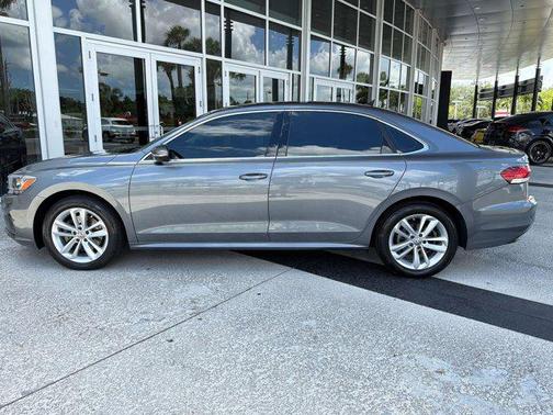 Platinum Gray Metallic 2020 Volkswagen Passat 2.0T SE
