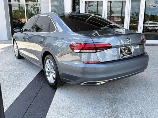 Platinum Gray Metallic 2020 Volkswagen Passat 2.0T SE