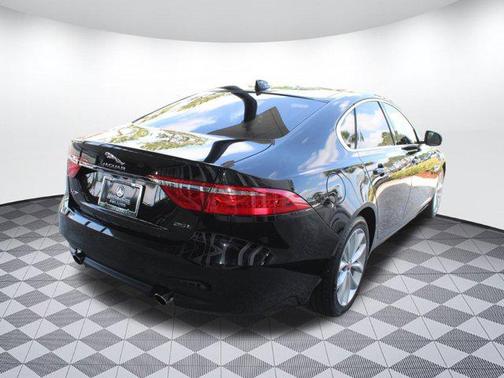 2018 Jaguar XF 25t Premium