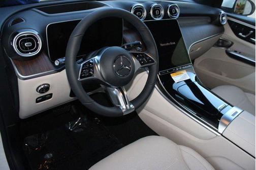 2026 Mercedes-Benz GLC 300 4MATIC