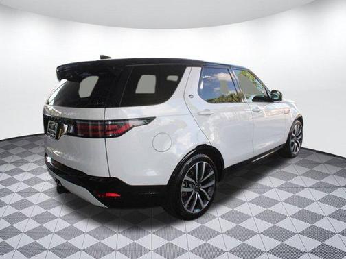 2024 Land Rover Discovery Dynamic SE
