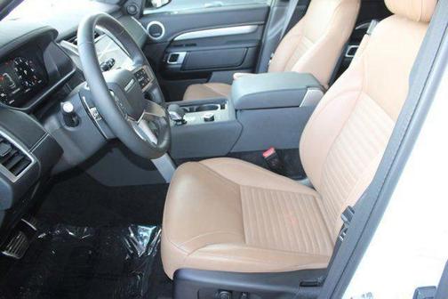 2024 Land Rover Discovery Dynamic SE