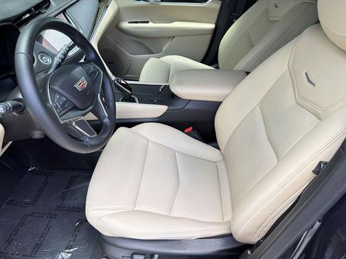 Harbor Blue Metallic 2019 Cadillac XT5 Base