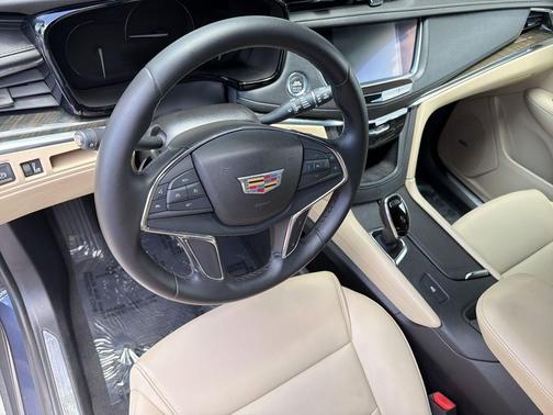 Harbor Blue Metallic 2019 Cadillac XT5 Base