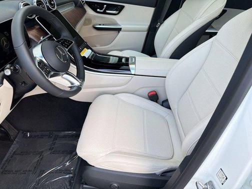 Polar White 2026 Mercedes-Benz GLC 300 Base