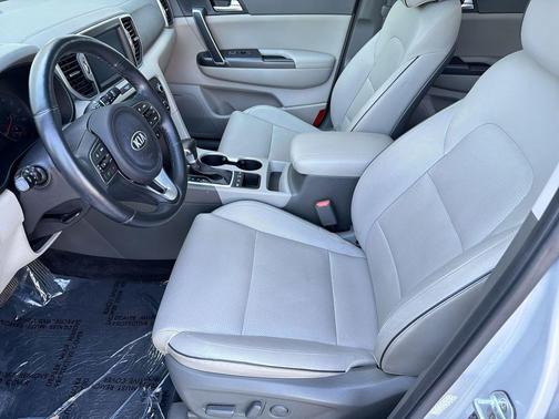 Sparkling Silver 2017 Kia Sportage EX
