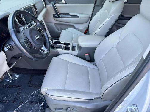 Sparkling Silver 2017 Kia Sportage EX