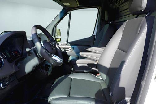 2025 Mercedes-Benz Sprinter 2500 Standard Roof