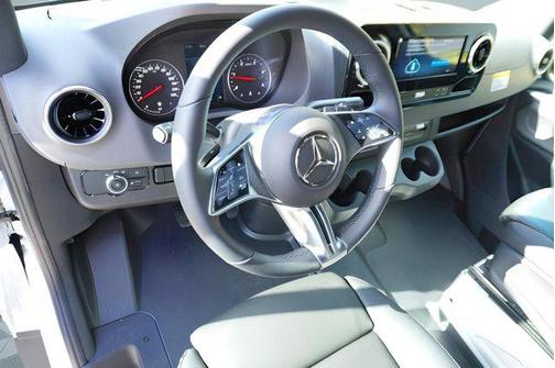 2025 Mercedes-Benz Sprinter 2500 Standard Roof
