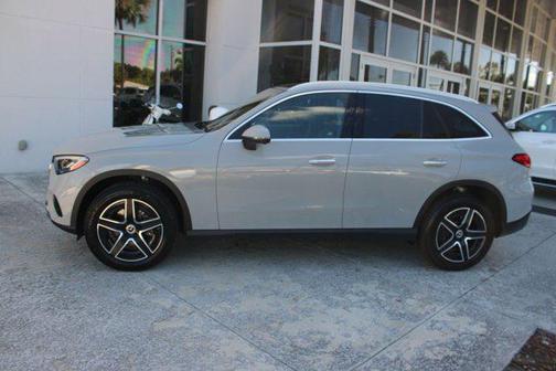 2026 Mercedes-Benz GLC 300 4MATIC