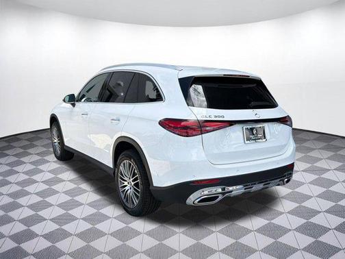 Polar White 2026 Mercedes-Benz GLC 300 Base