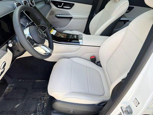 Polar White 2026 Mercedes-Benz GLC 300 Base