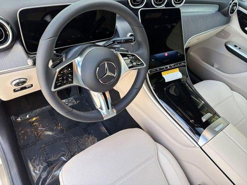 Polar White 2026 Mercedes-Benz GLC 300 Base