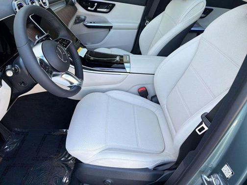 Verde Silver Metallic 2026 Mercedes-Benz GLC 300 4MATIC