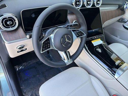 Verde Silver Metallic 2026 Mercedes-Benz GLC 300 4MATIC
