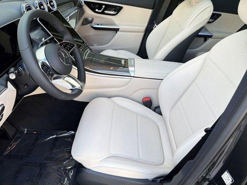 Graphite Grey Metallic 2026 Mercedes-Benz GLC 300 Base
