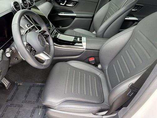 Polar White 2026 Mercedes-Benz GLC 300 4MATIC