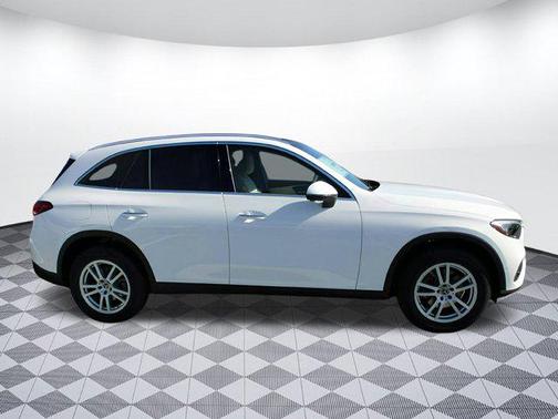 2025 Mercedes-Benz GLC 300 Base