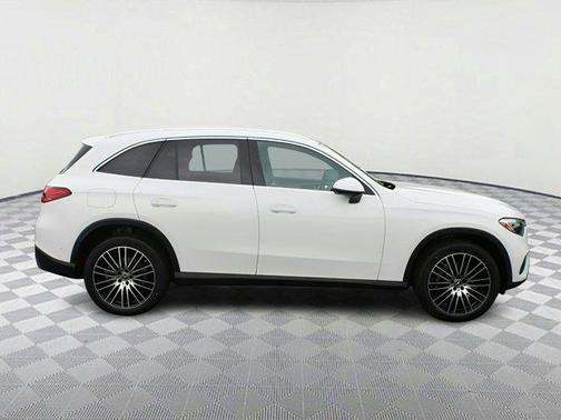 2025 Mercedes-Benz GLC 300 Base