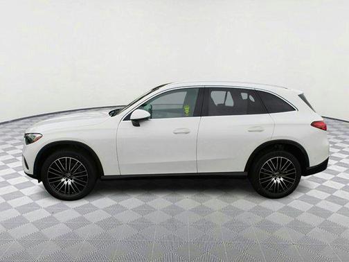 2025 Mercedes-Benz GLC 300 Base
