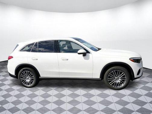 2025 Mercedes-Benz GLC 300 Base