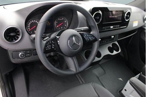 2025 Mercedes-Benz Sprinter 2500 Standard Roof