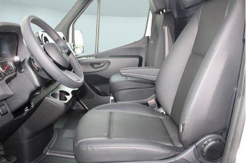 2025 Mercedes-Benz Sprinter 2500 Standard Roof