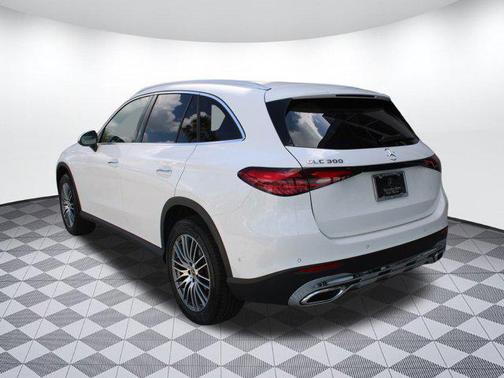 2025 Mercedes-Benz GLC 300 Base