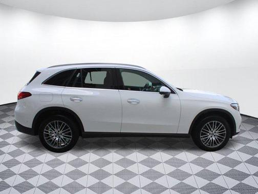 2025 Mercedes-Benz GLC 300 Base