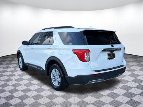 Star White Metallic Tri-Coat 2021 Ford Explorer XLT