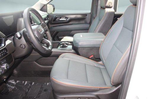 2025 GMC Yukon 4WD AT4