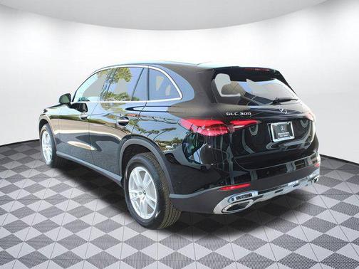 2025 Mercedes-Benz GLC 300 Base