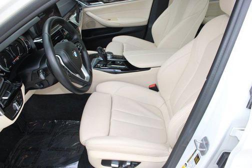 2019 BMW 530 530i